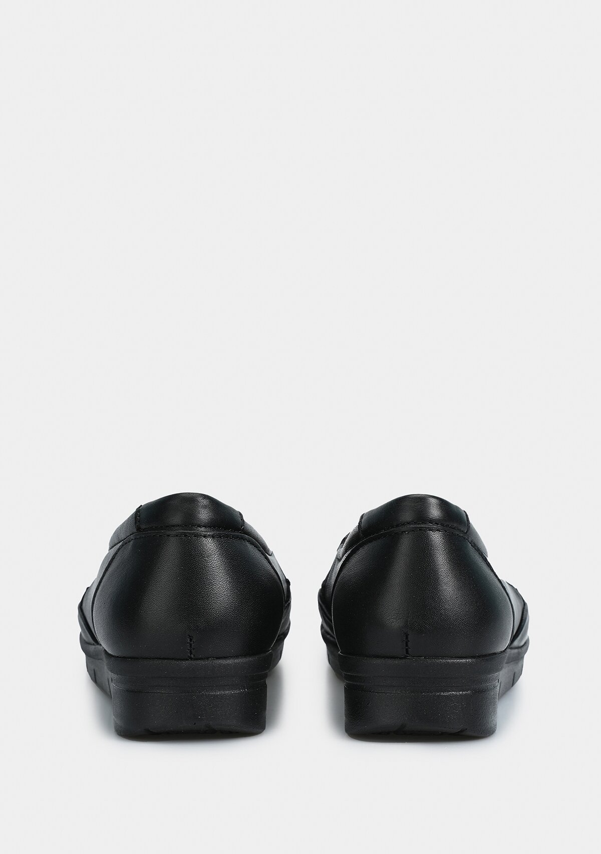 Siyah Deri Kadın Ayakkabı