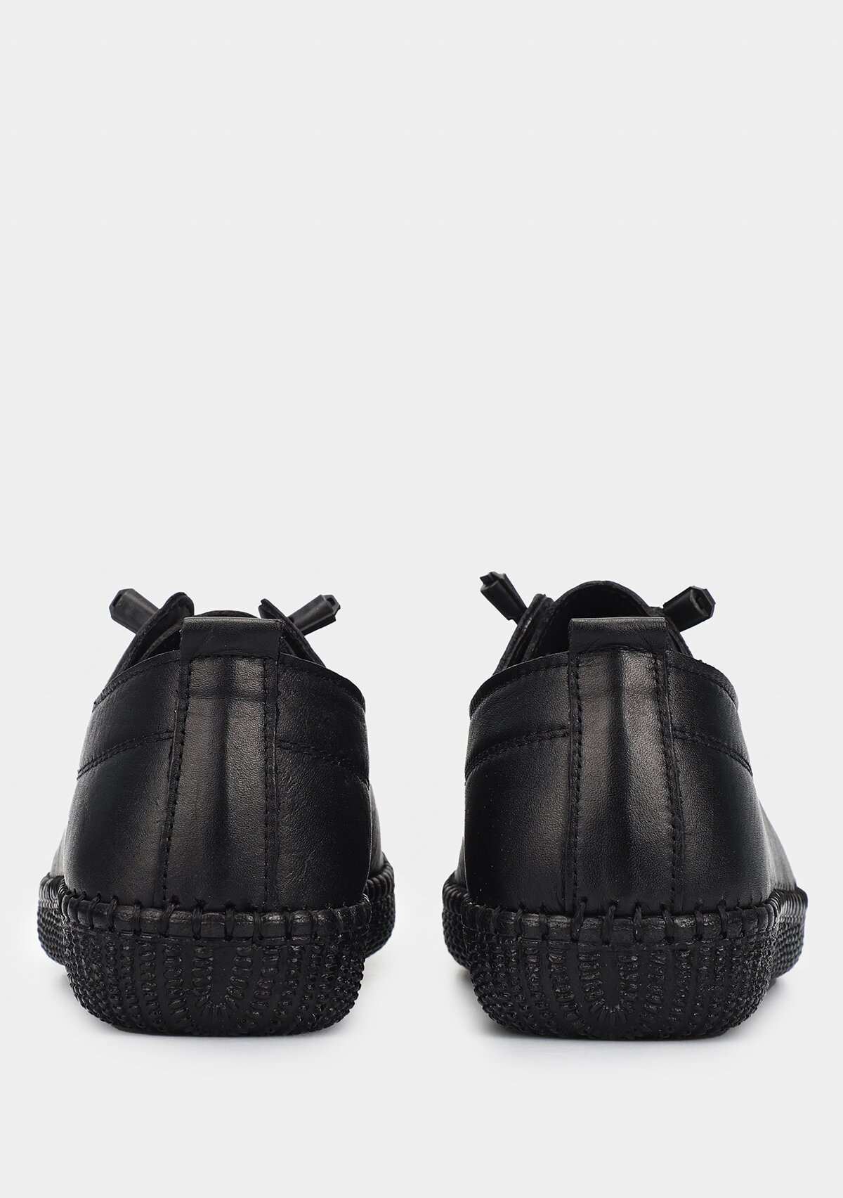 Siyah Deri Kadın Ayakkabı