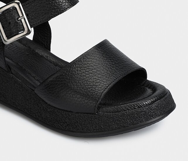 Siyah Deri Kadın Düz Sandalet