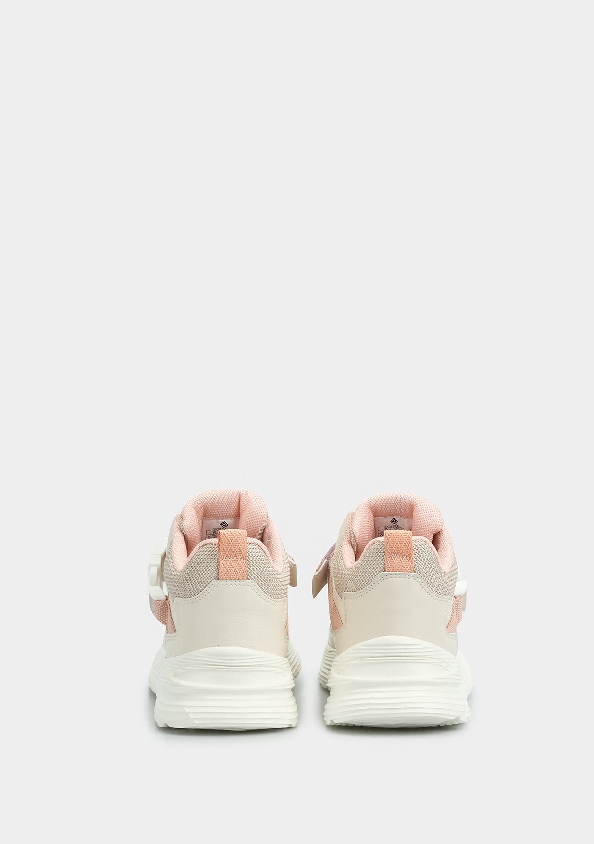 Krem Kız Çocuk Bot