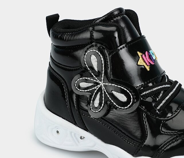 Siyah Kız Çocuk Bot