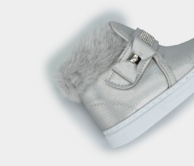 Gümüş Kız Çocuk Bot