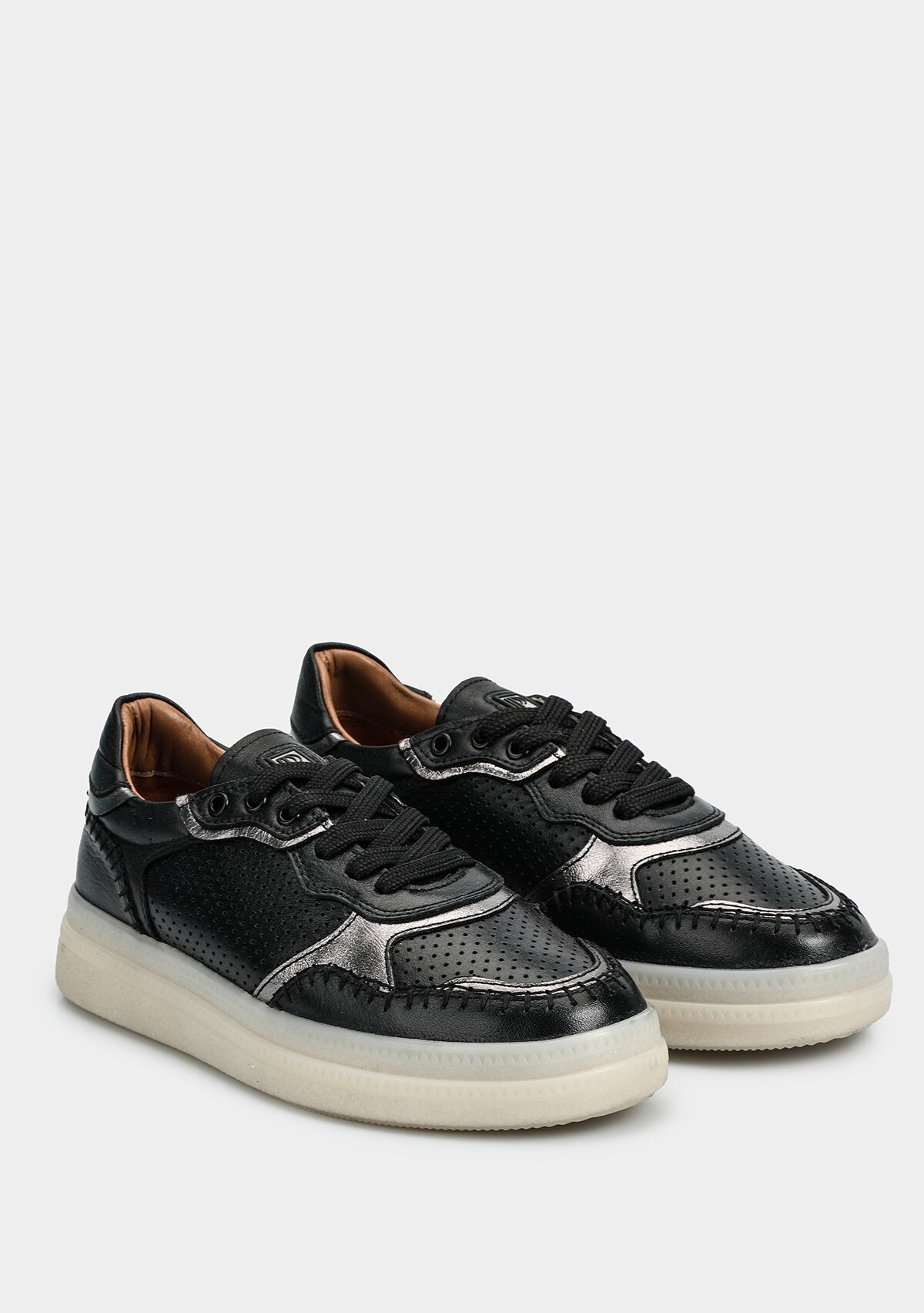 Siyah Deri Kadın Sneaker