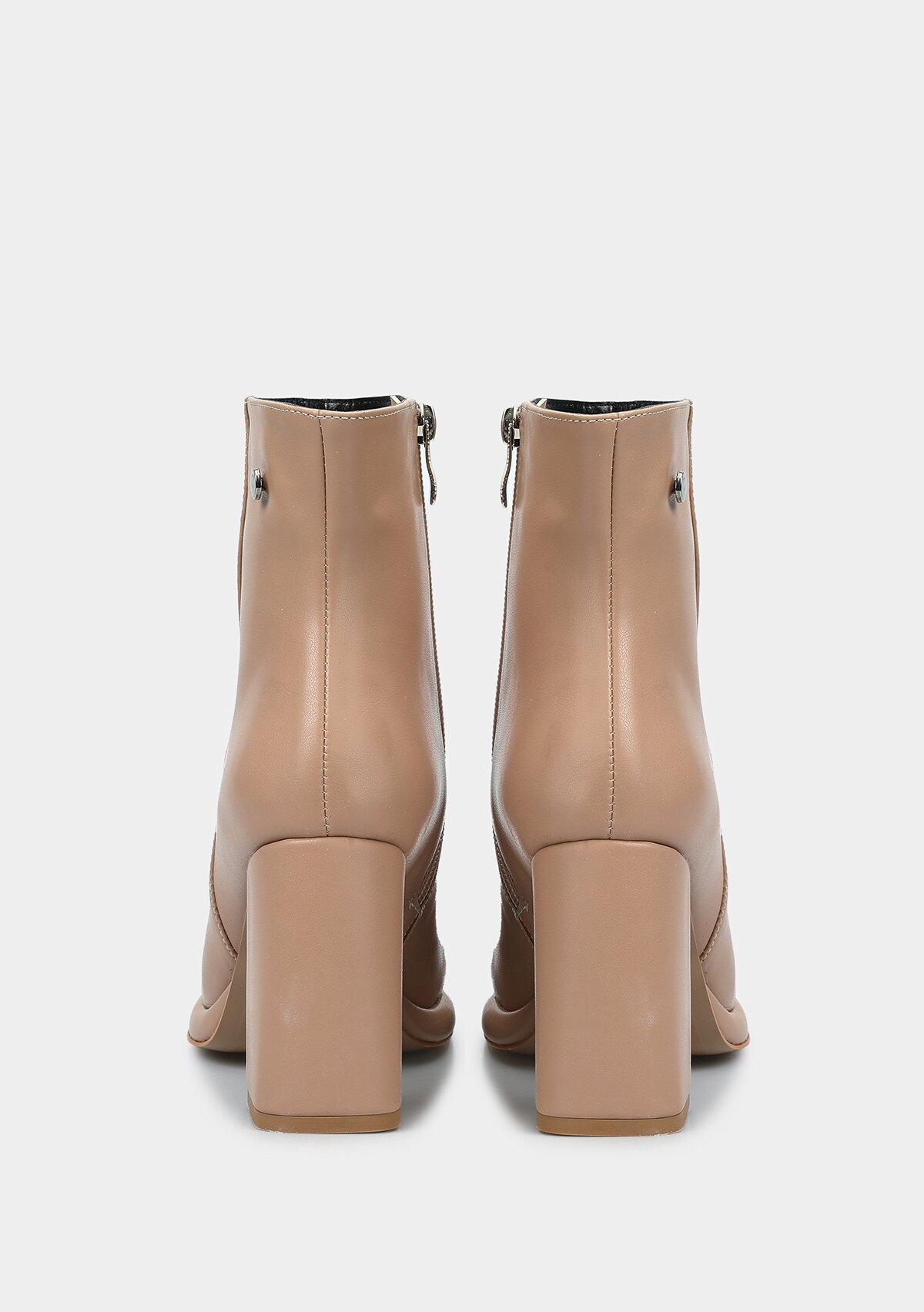 Nude Kadın Bot