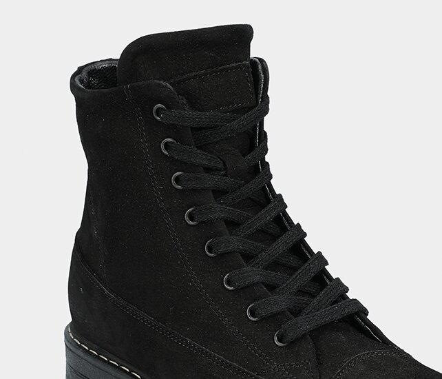 Siyah Deri Kadın Bot