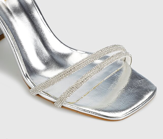 Gümüş Kadın Topuklu Sandalet