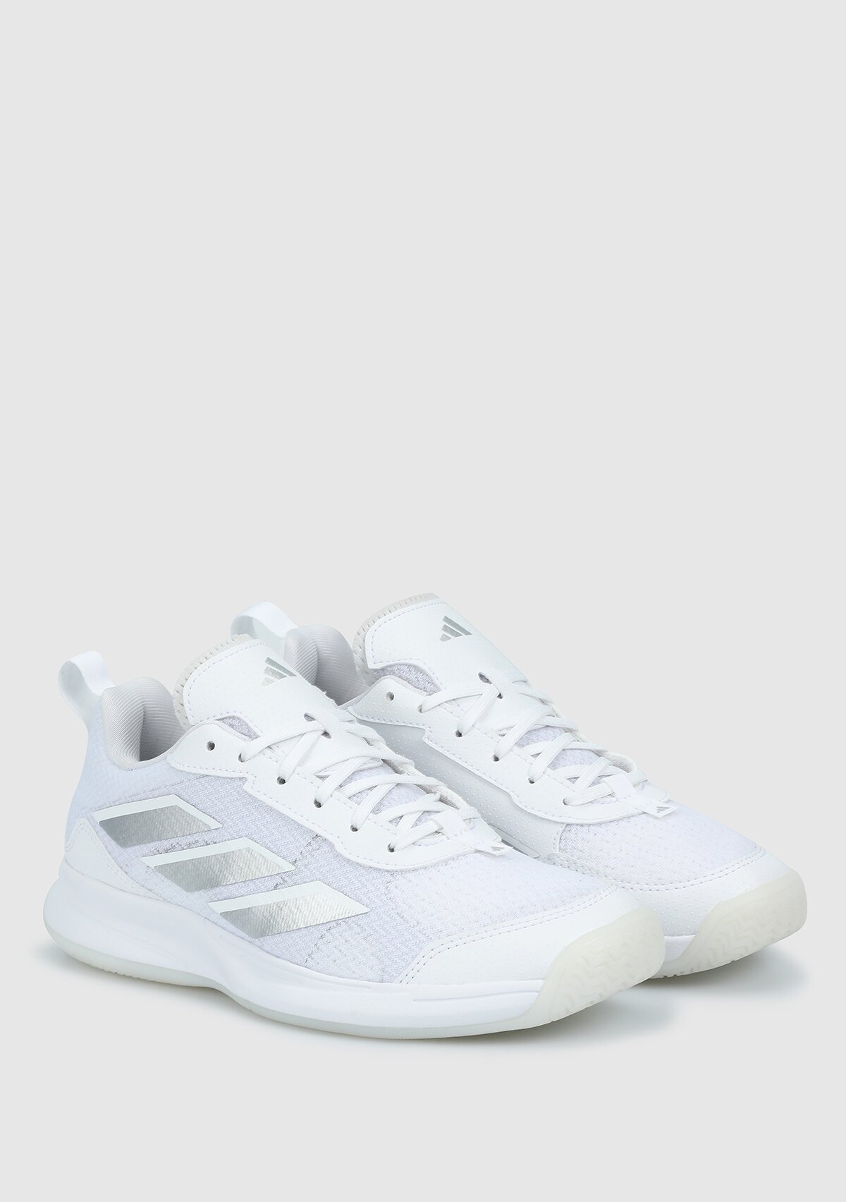 adidas AvaFlash Beyaz Kadın Tenis Ayakkabısı IG9540