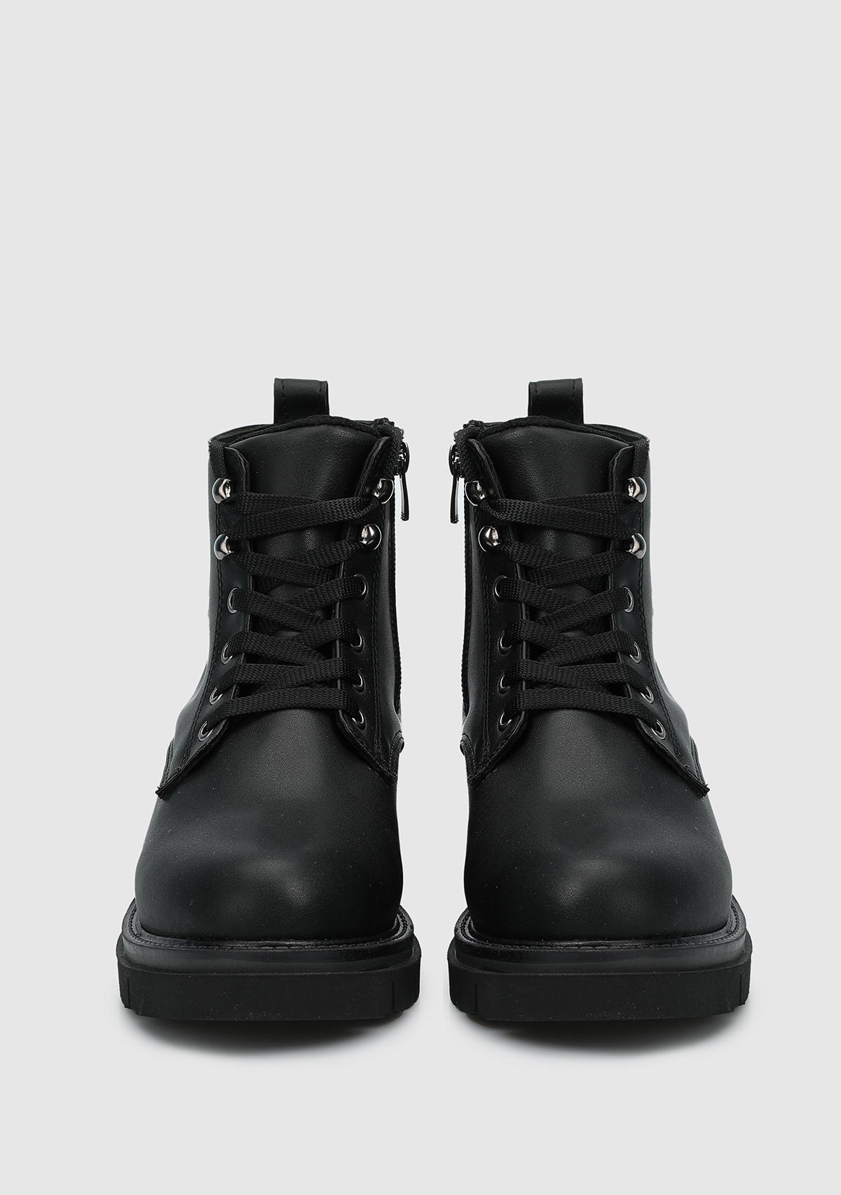 Siyah Kadın Bot - Görsel 4