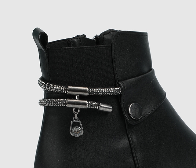 Siyah Kadın Bot - Görsel 6