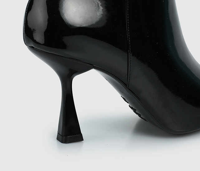 Siyah Kadın Bot - Görsel 6