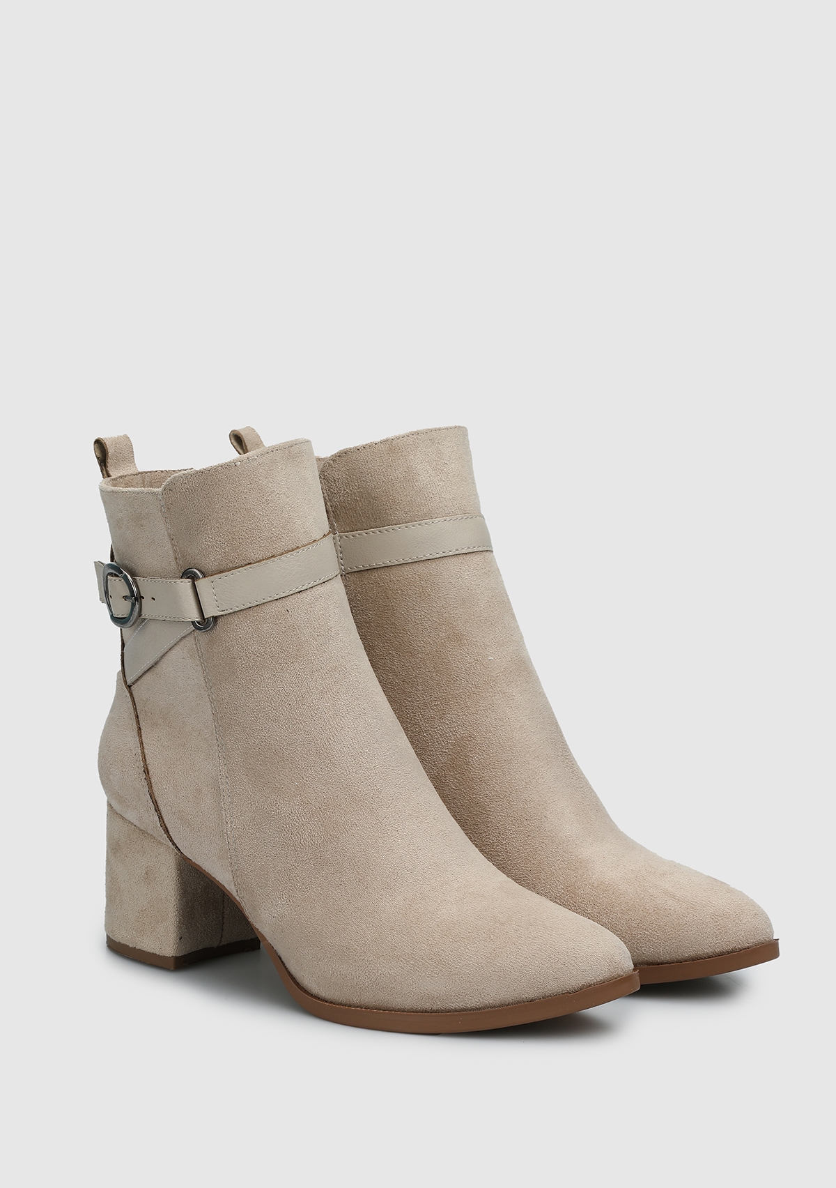 Bej Kadın Bot - Görsel 3