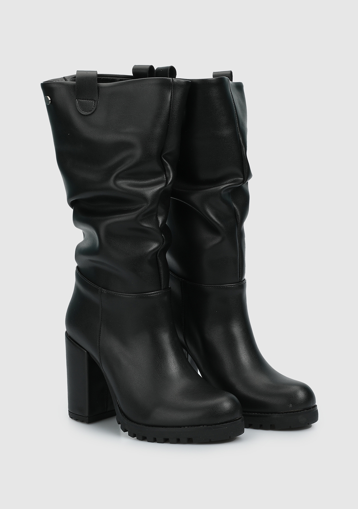 Siyah Kadın Bot - Görsel 3