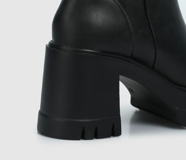 Siyah Kadın Bot - Görsel 6