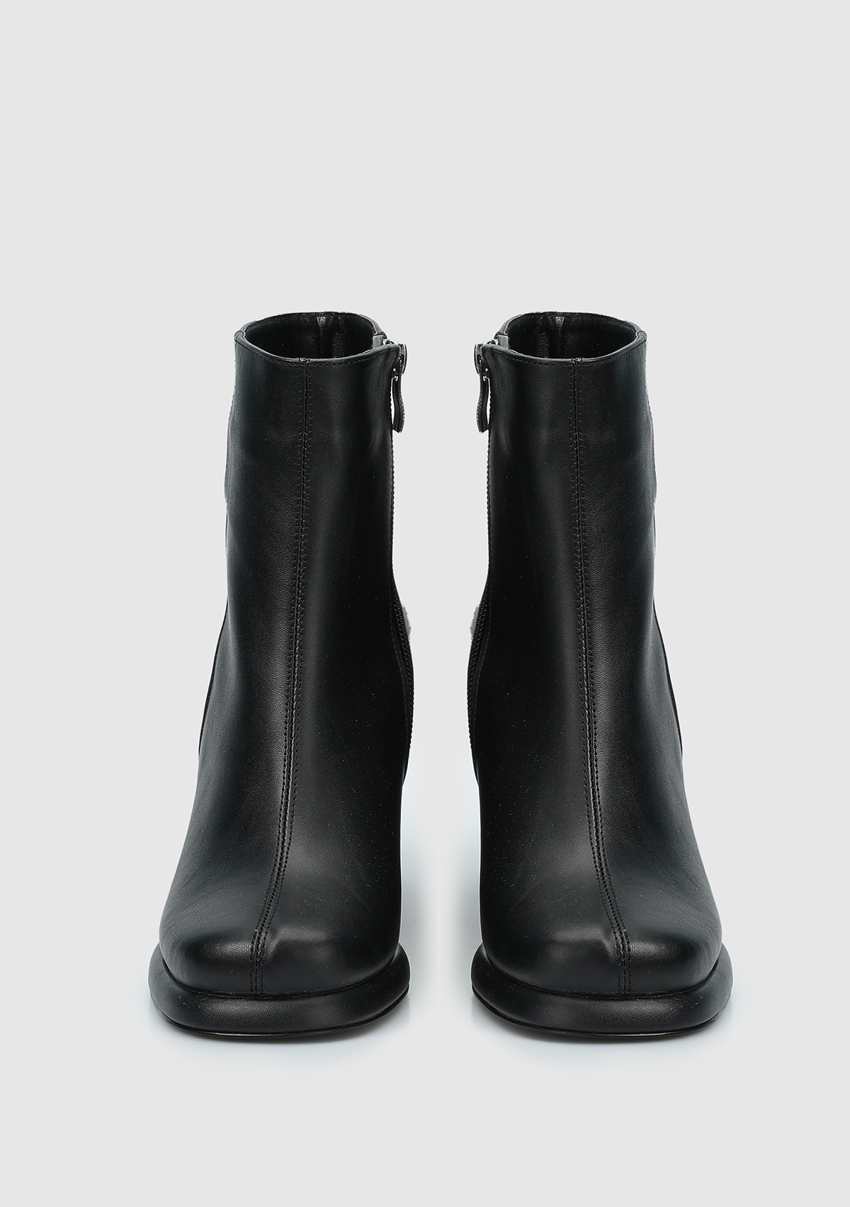 Siyah Kadın Bot - Görsel 4