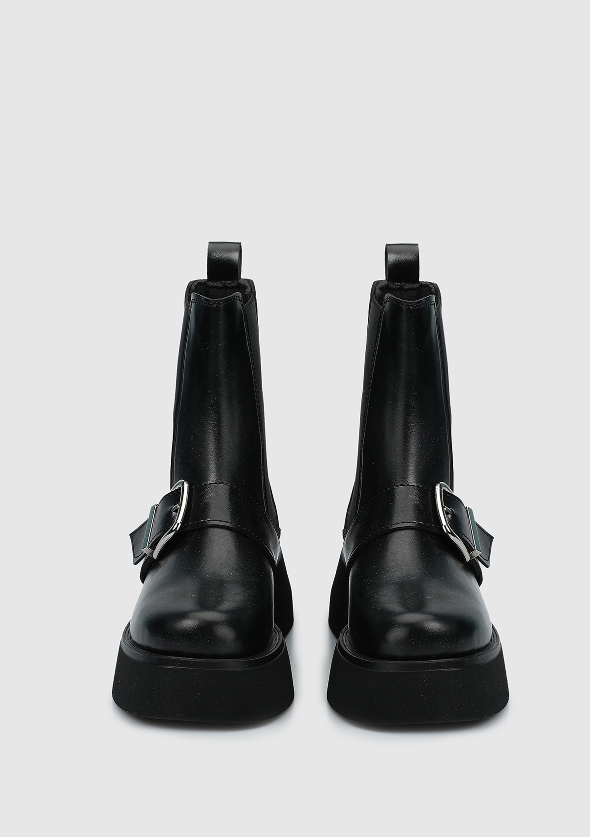 Siyah Kadın Bot - Görsel 4