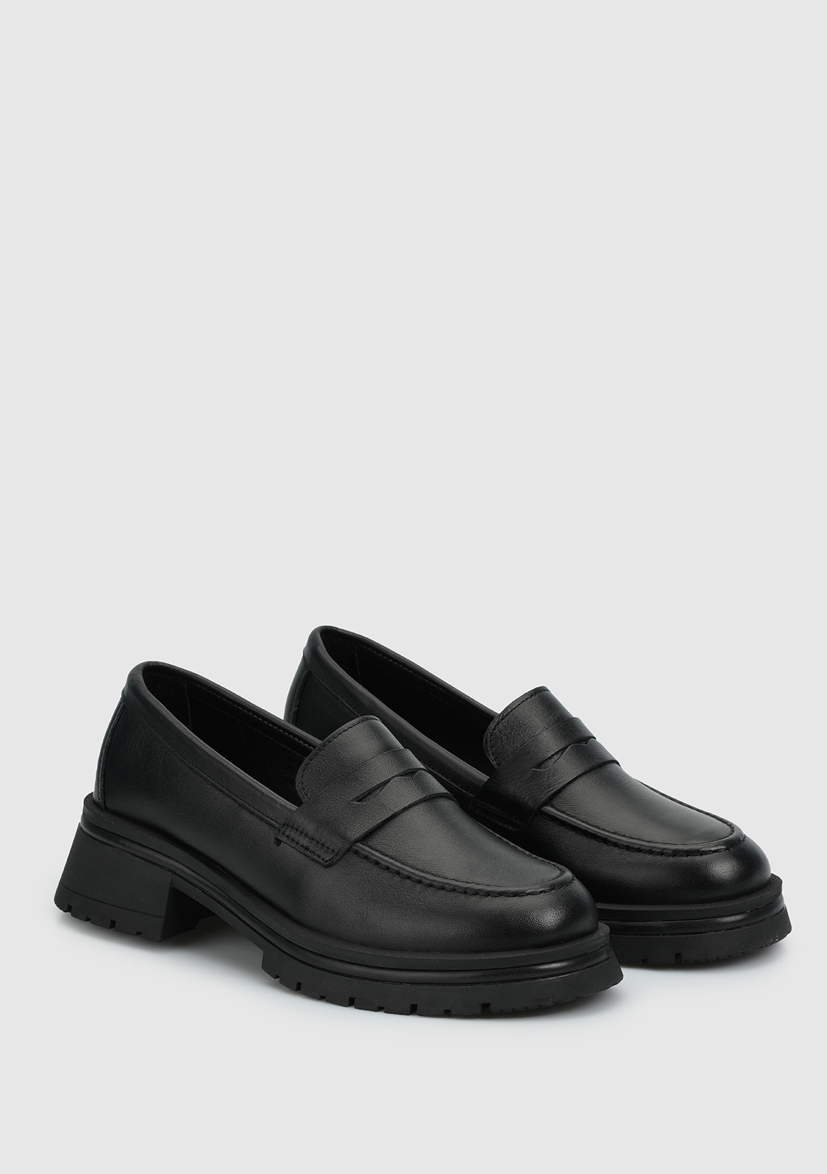 Siyah Deri Kadın Ayakkabı - Görsel 3