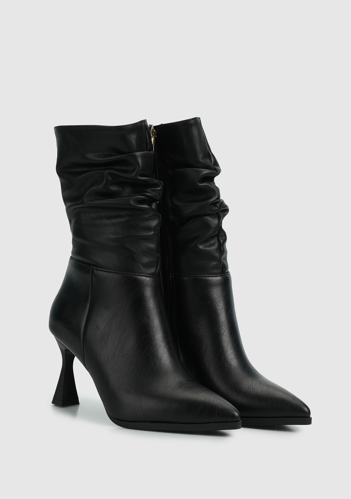 Siyah Kadın Bot - Görsel 3