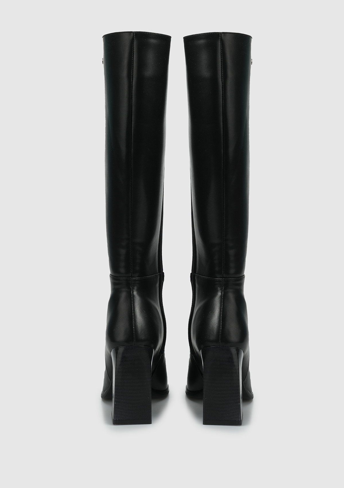 Siyah Kadın Bot - Görsel 5