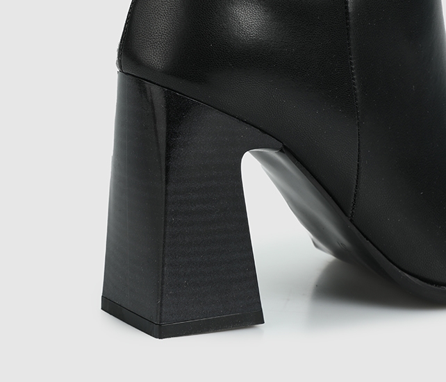 Siyah Kadın Bot - Görsel 6