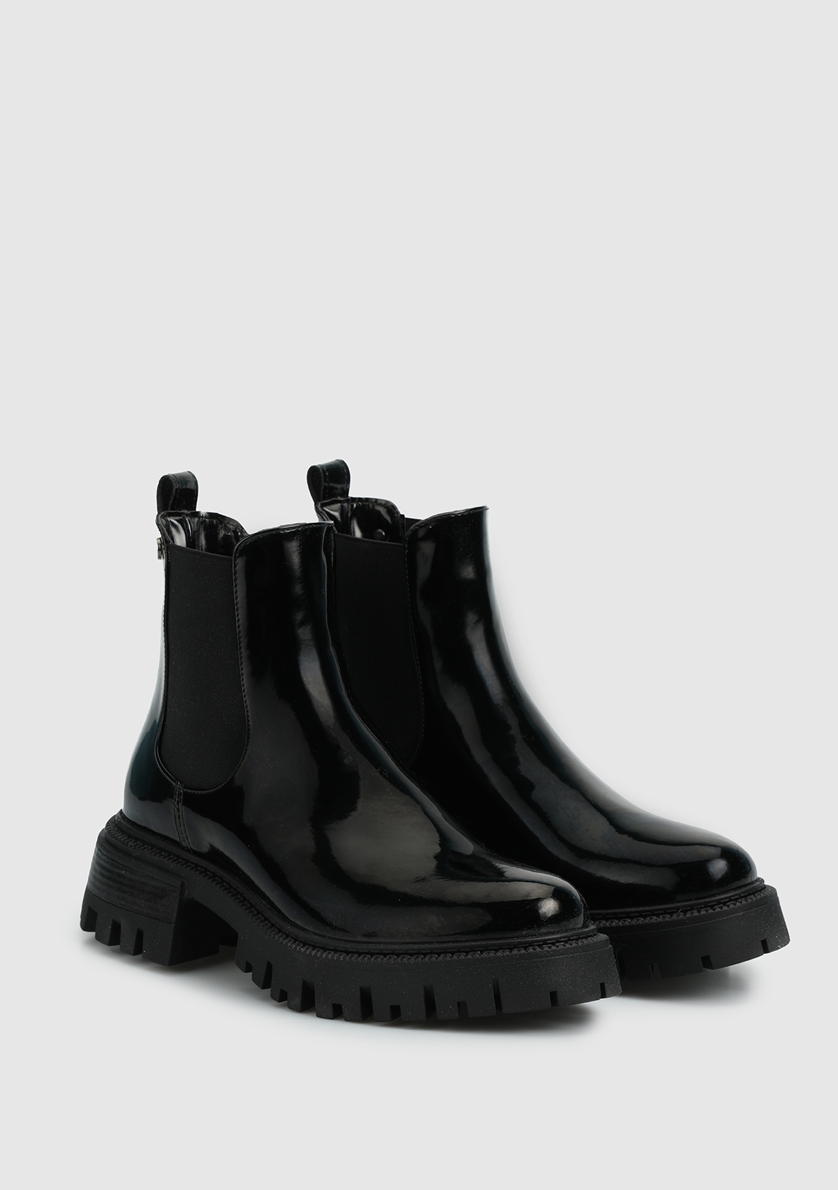 Siyah Kadın Bot - Görsel 3