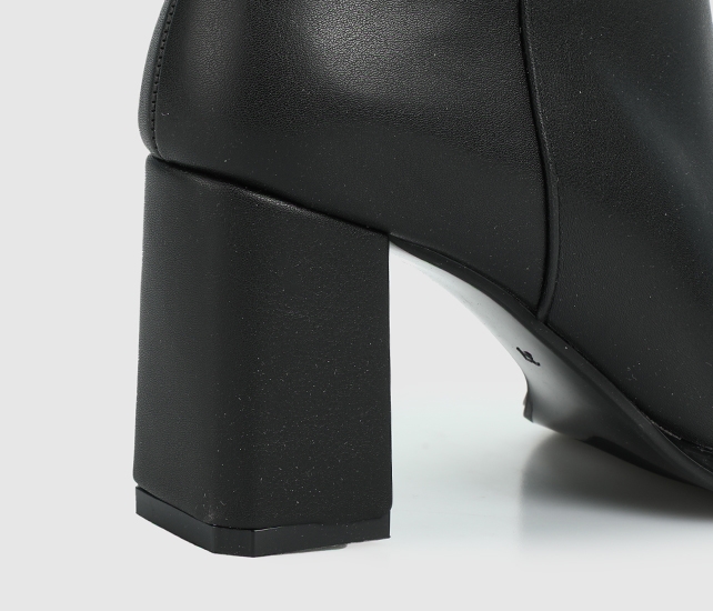 Siyah Kadın Bot - Görsel 6