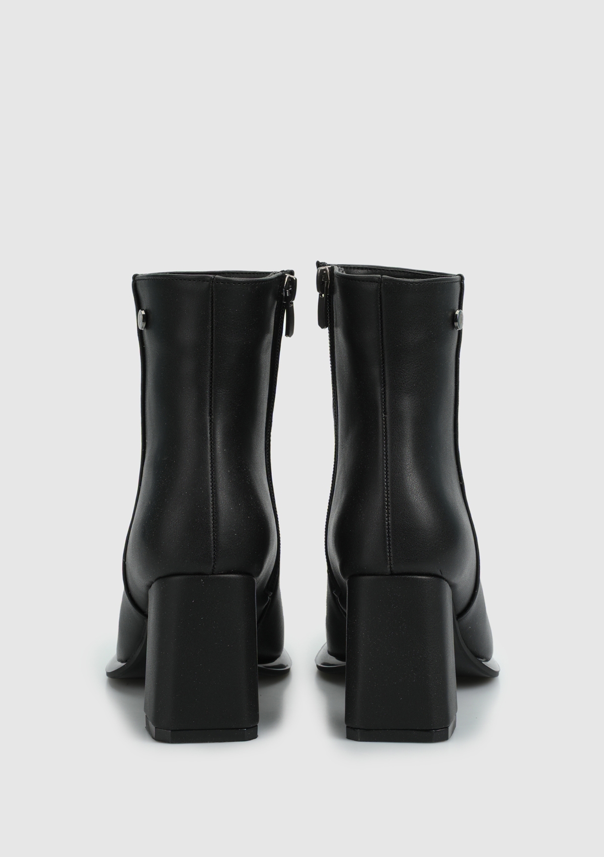 Siyah Kadın Bot - Görsel 5