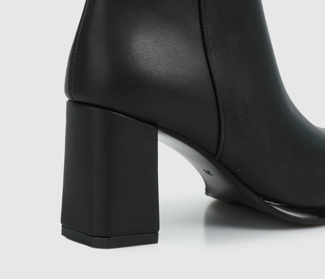 Siyah Kadın Bot - Görsel 6