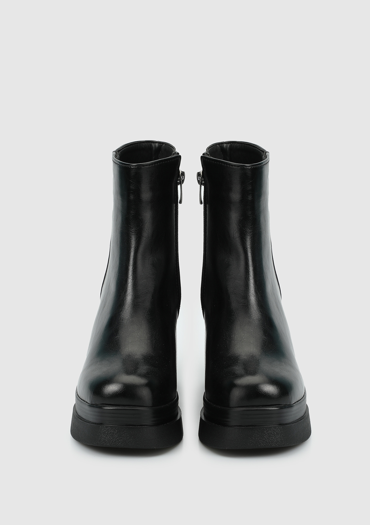 Siyah Kadın Bot - Görsel 4