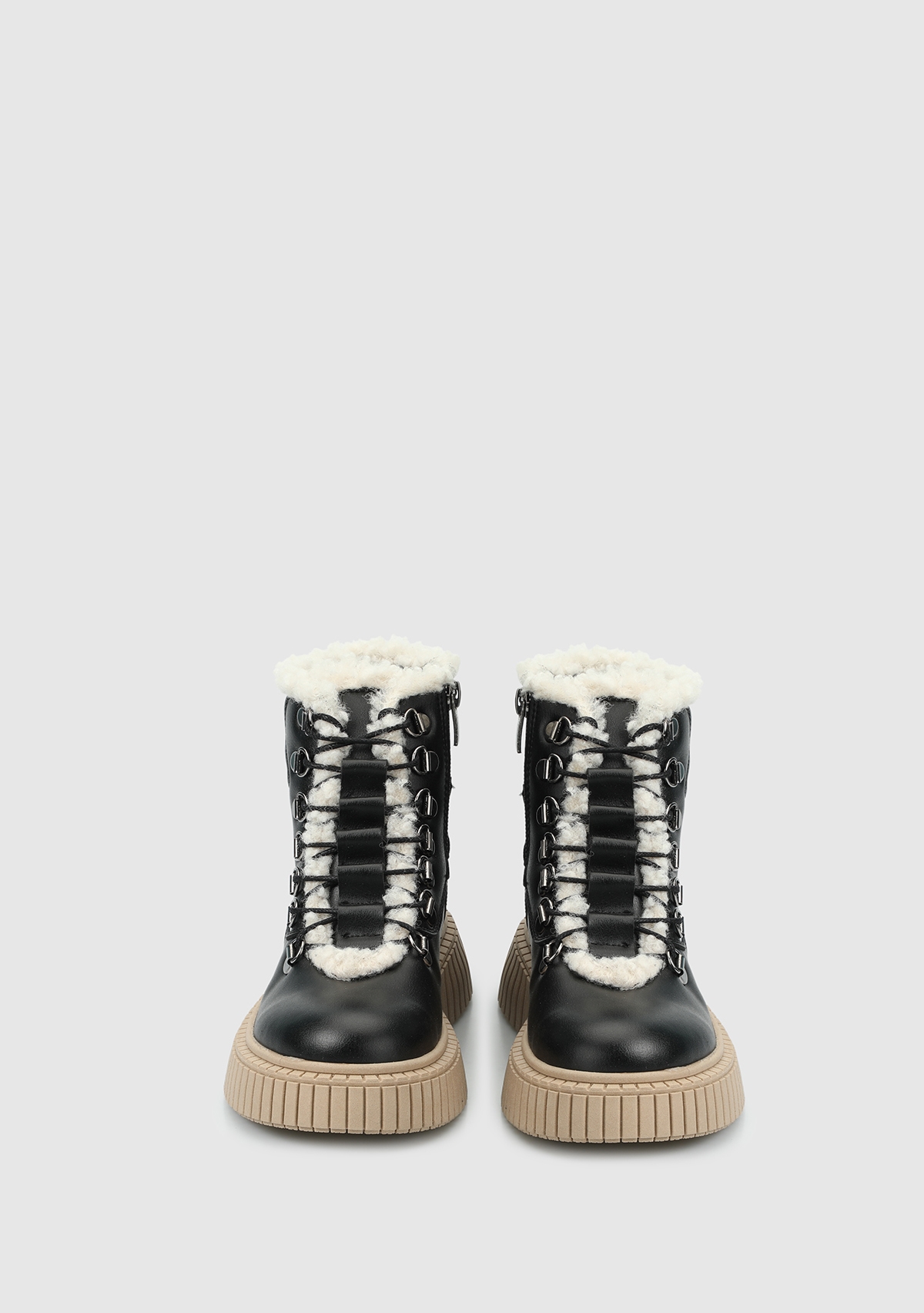 Siyah Kız &#199;ocuk Bot - Görsel 4