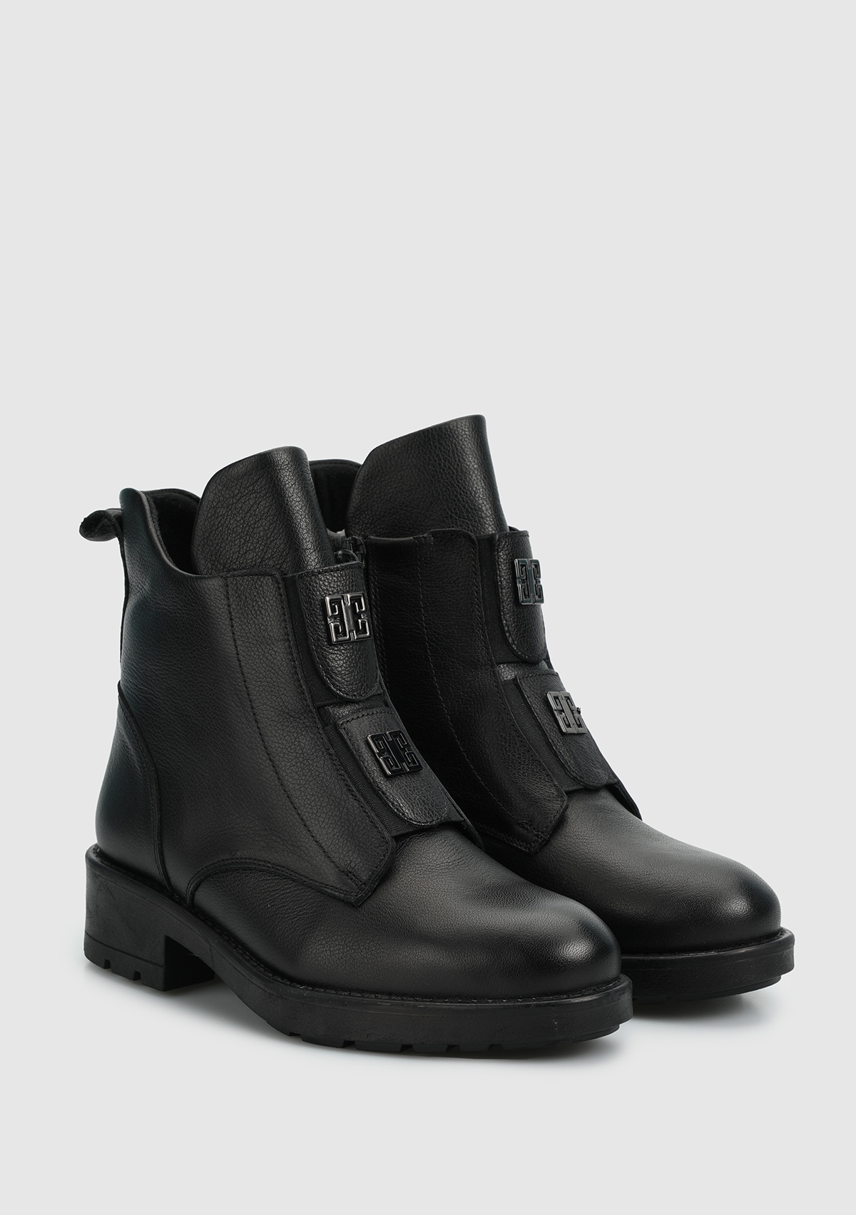 Siyah Deri Kadın Bot - Görsel 3