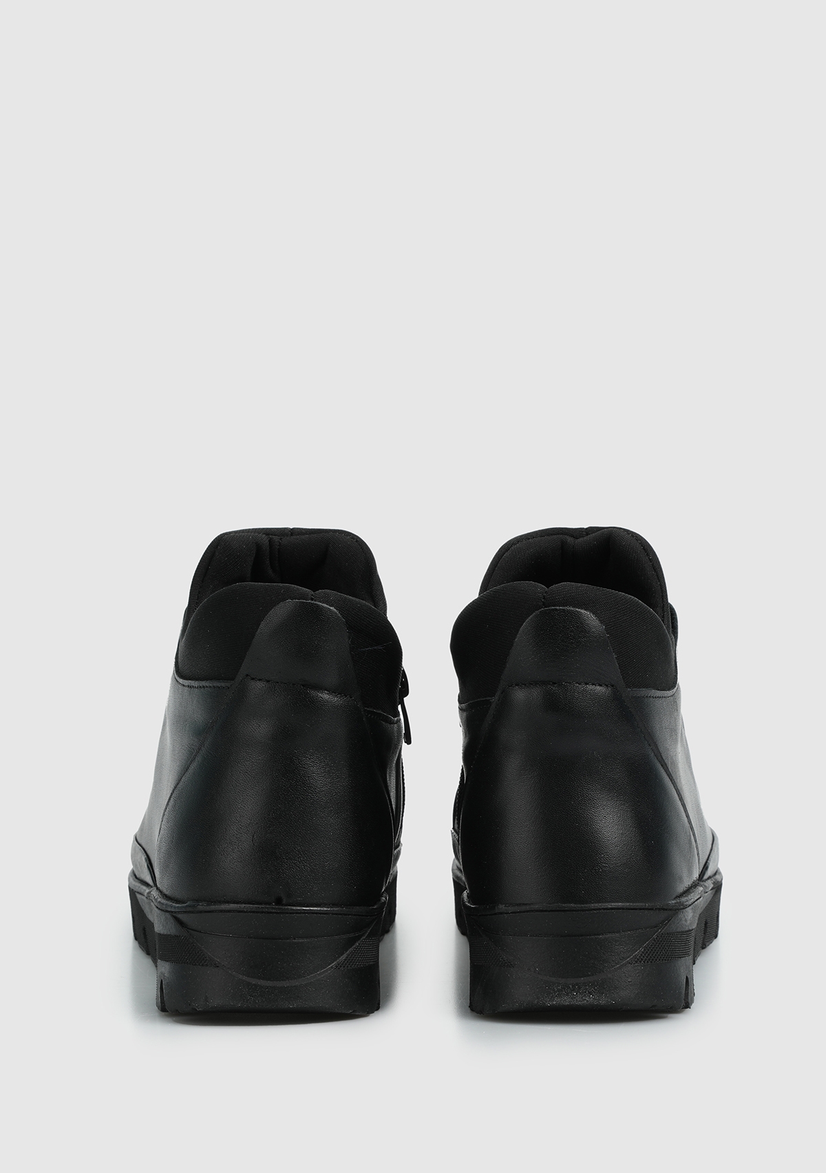 Siyah Deri Kadın Bot - Görsel 5