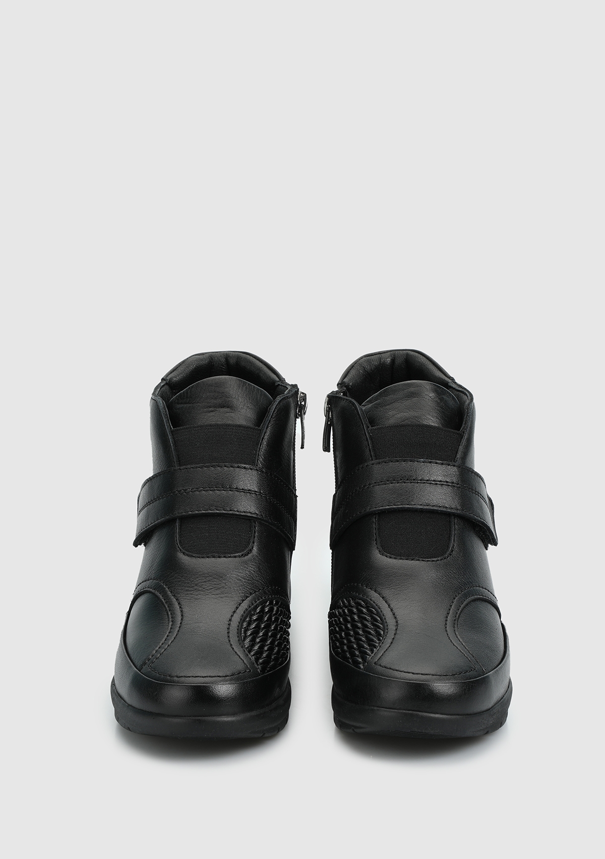 Siyah Deri Kadın Bot - Görsel 4