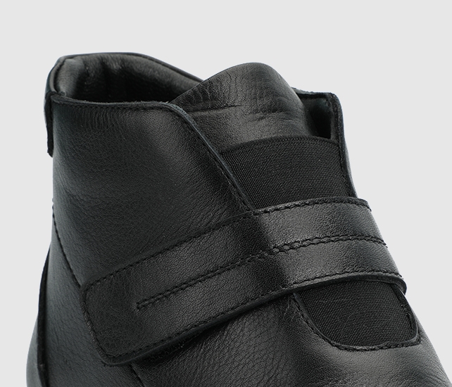 Siyah Deri Kadın Bot - Görsel 6