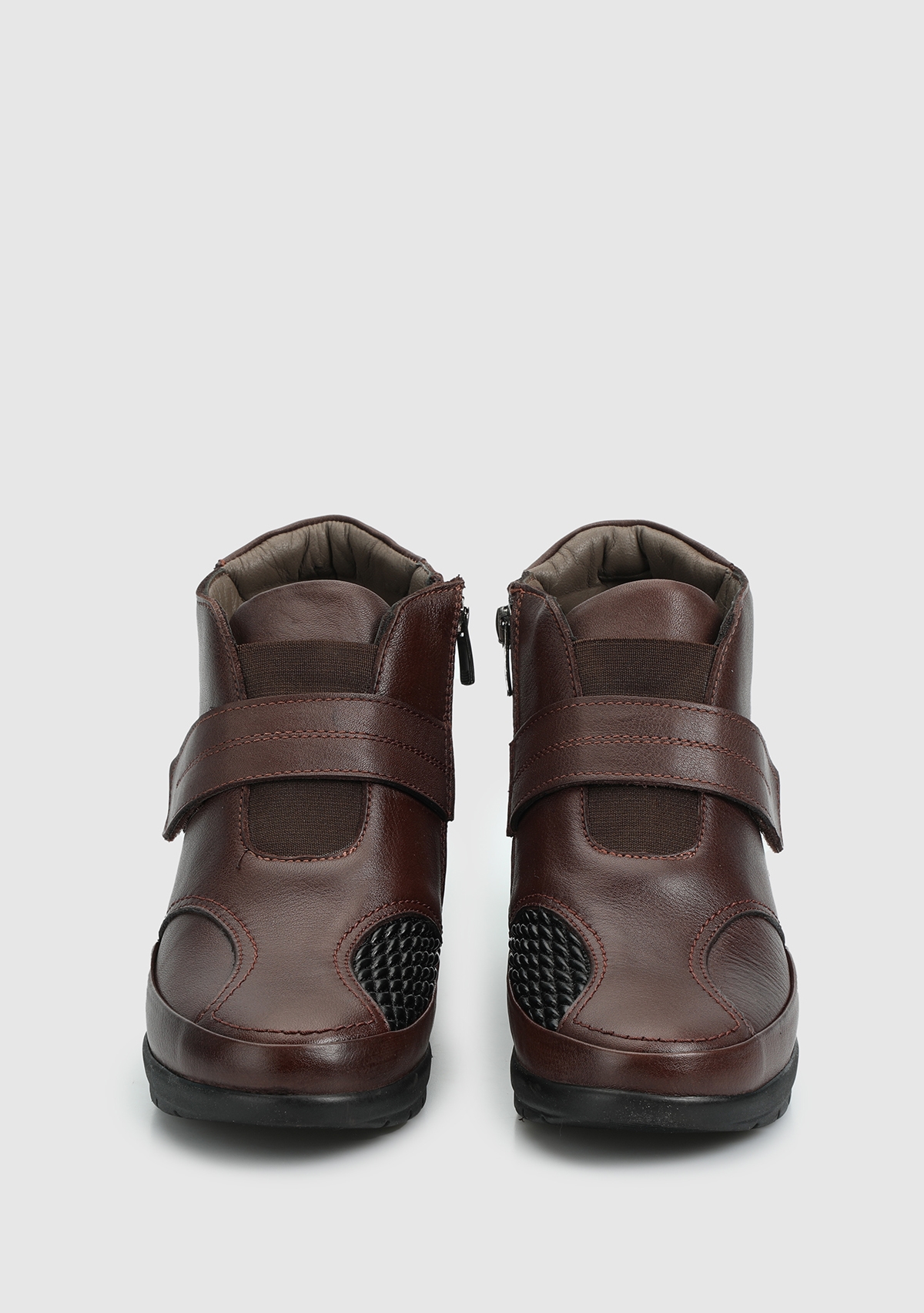 Kahve Deri Kadın Bot - Görsel 4