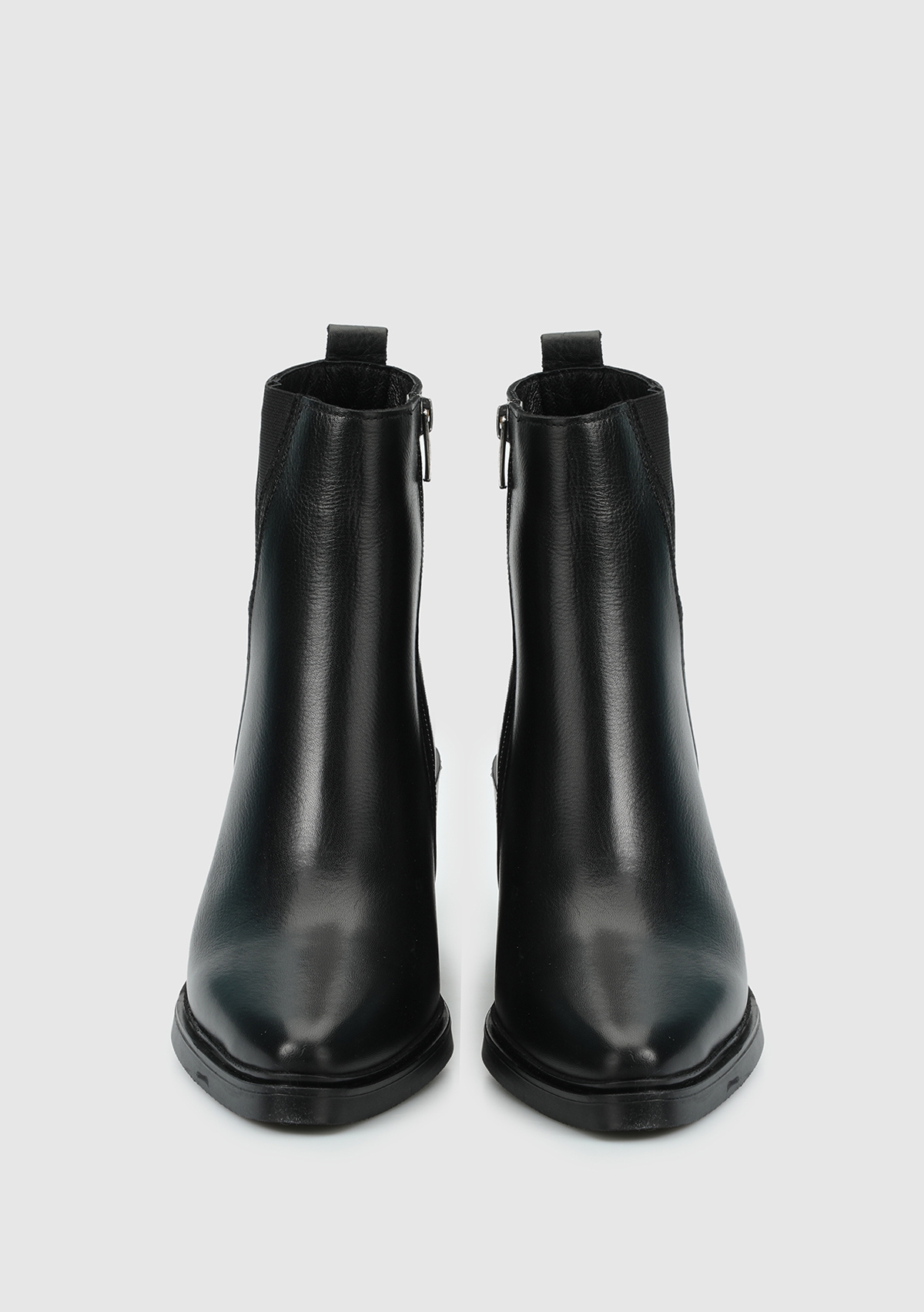 Siyah Deri Kadın Bot - Görsel 4