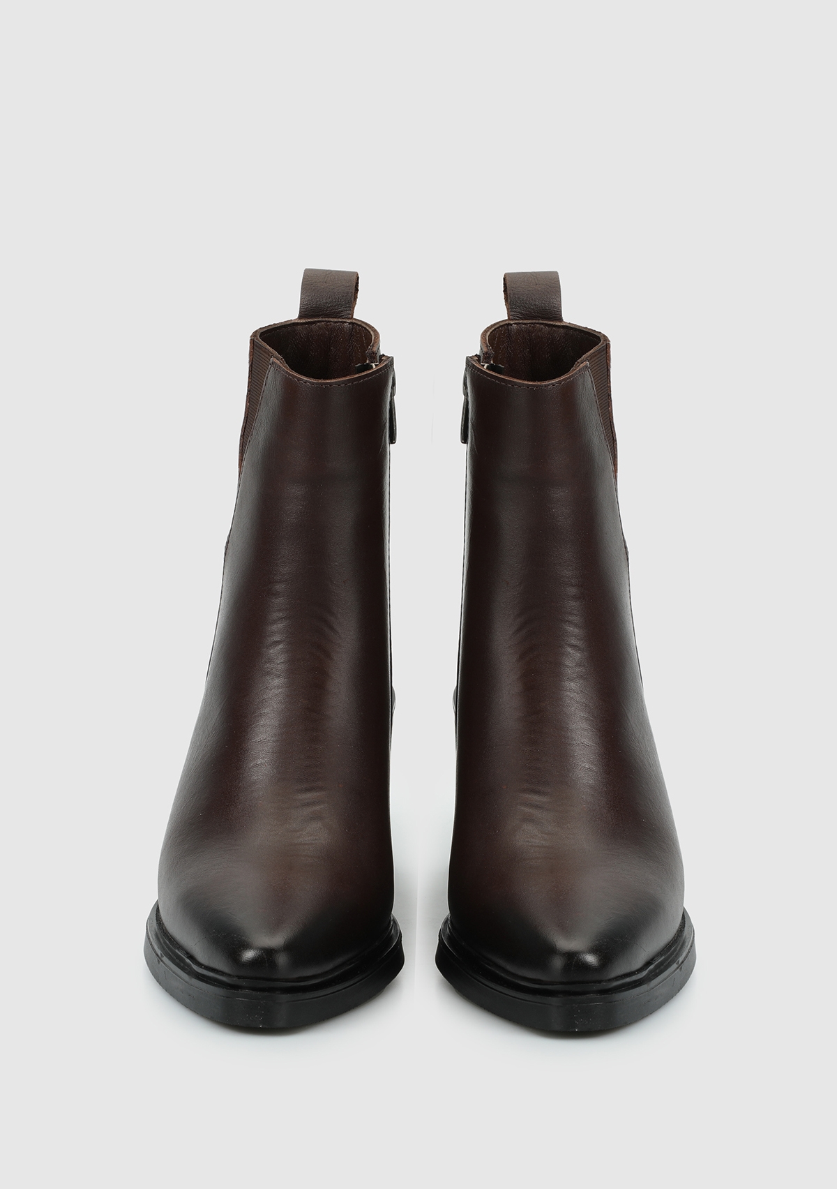 Kahve Deri Kadın Bot - Görsel 4