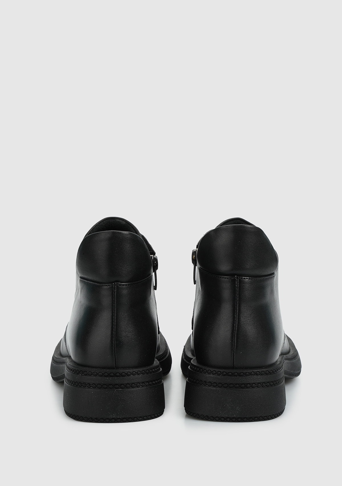 Siyah Deri Kadın Bot - Görsel 5