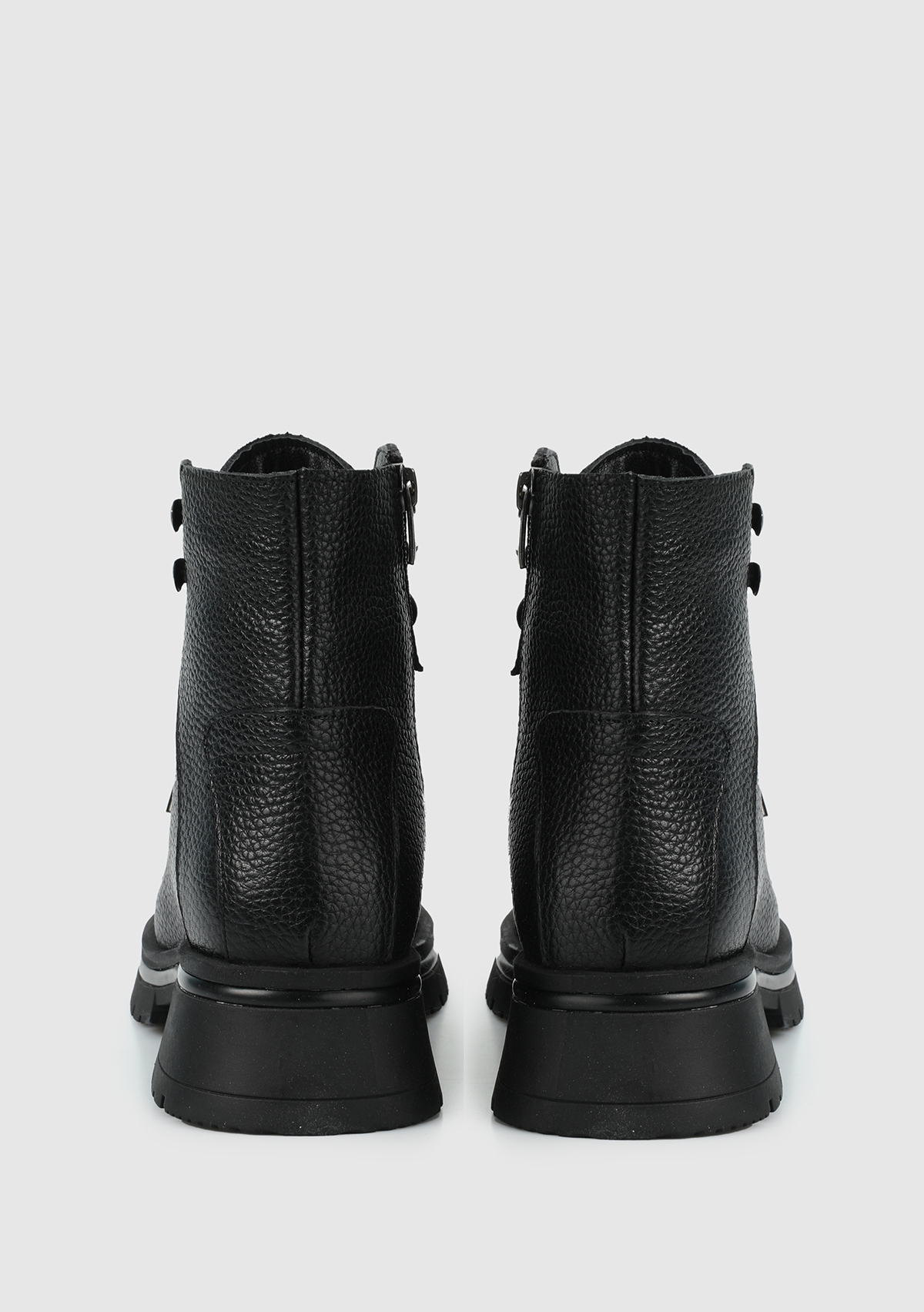 Siyah Deri Kadın Bot - Görsel 5