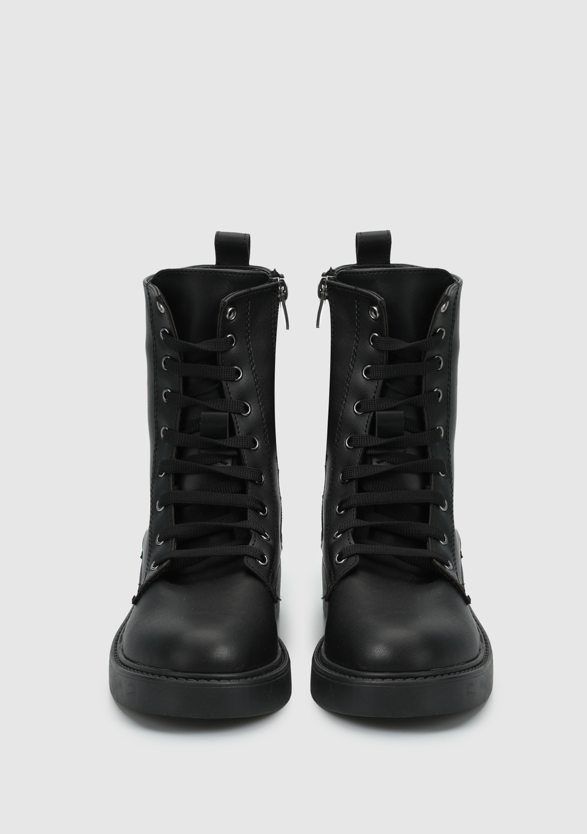 Siyah Kadın Bot - Görsel 4