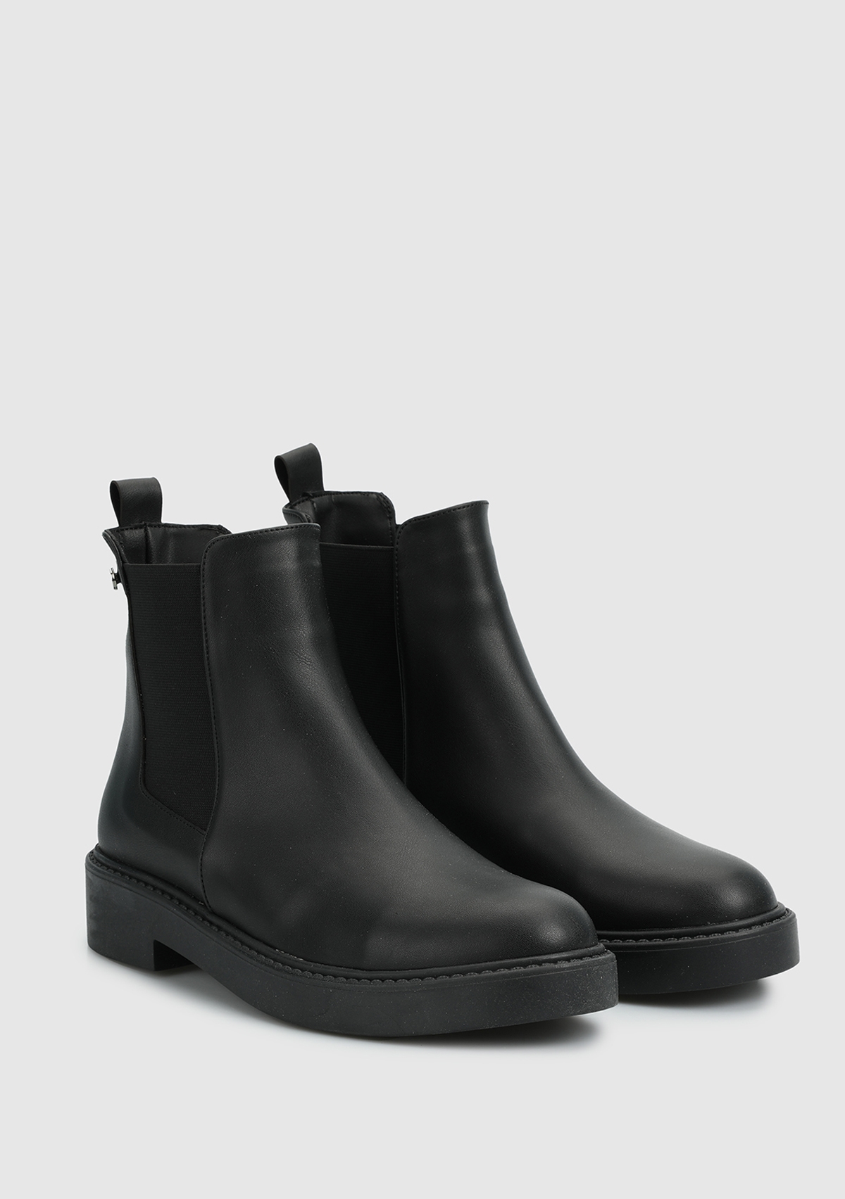 Siyah Kadın Bot - Görsel 3