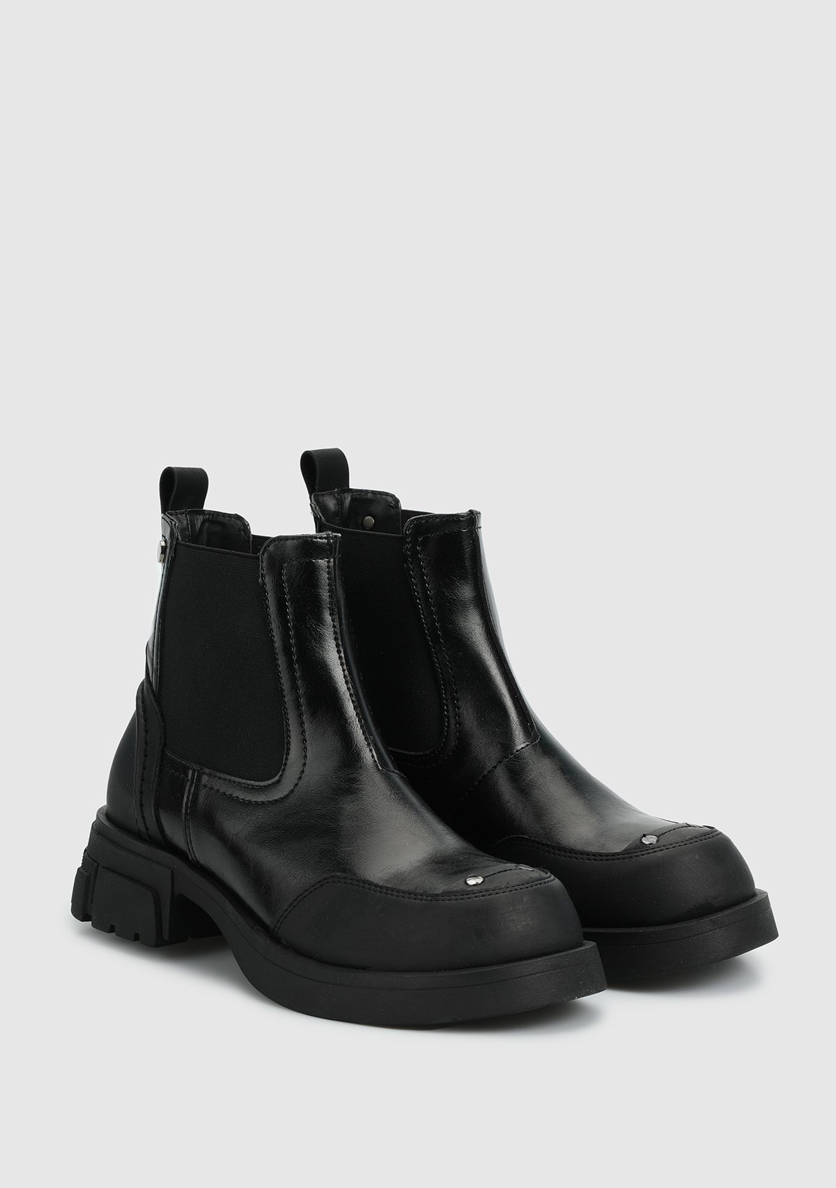 Siyah Kadın Bot - Görsel 3