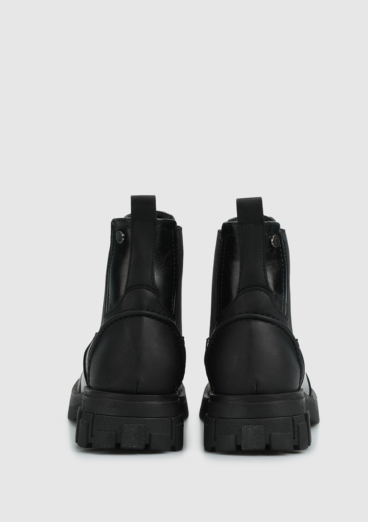 Siyah Kadın Bot - Görsel 5