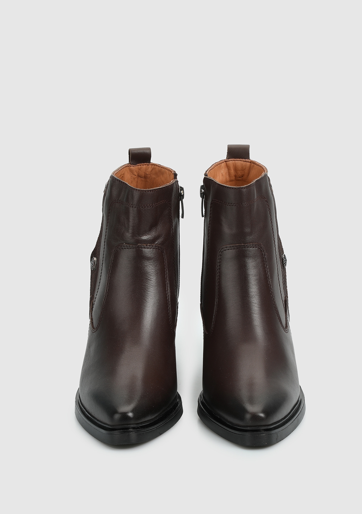 Kahve Deri Kadın Bot - Görsel 4