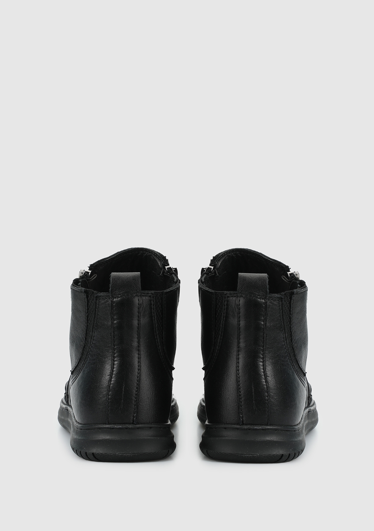 Siyah Deri Kadın Bot - Görsel 5