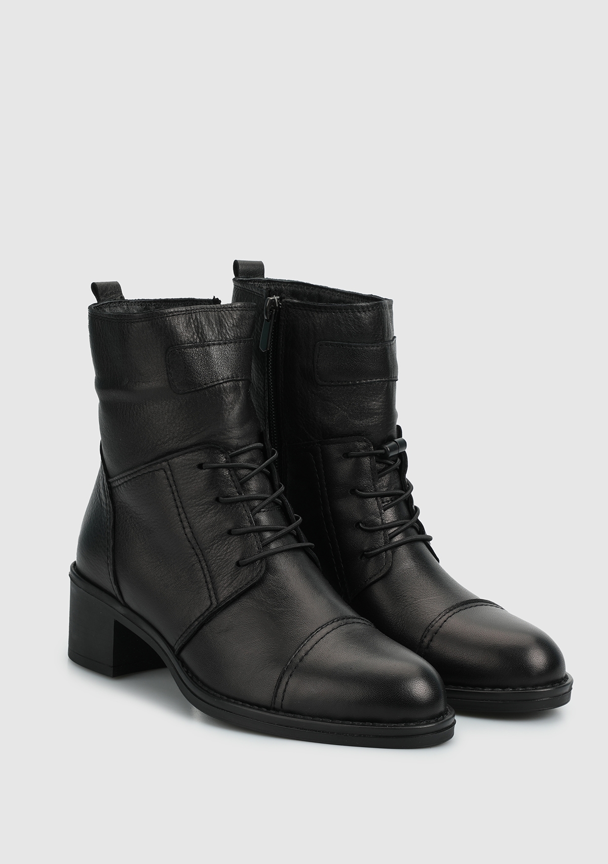 Siyah Deri Kadın Bot - Görsel 3