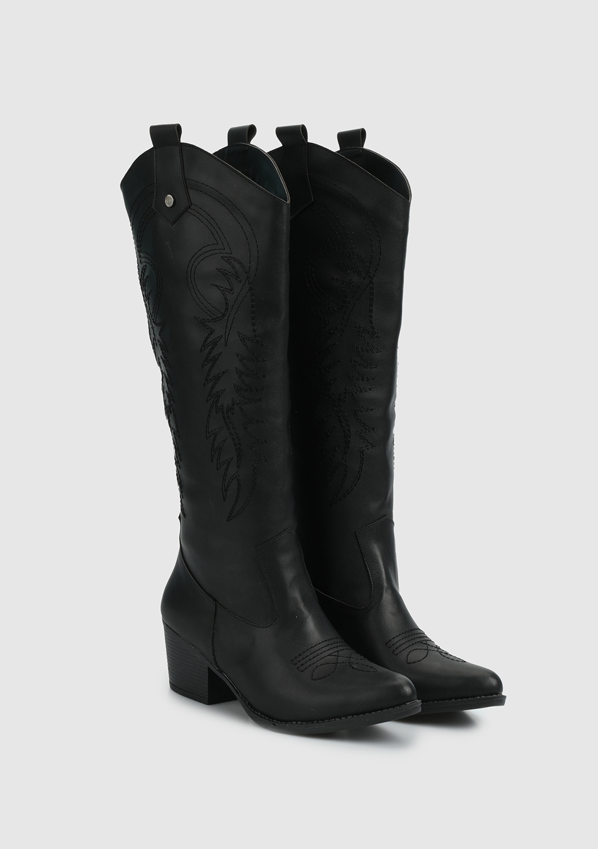 Siyah Kadın Bot - Görsel 3