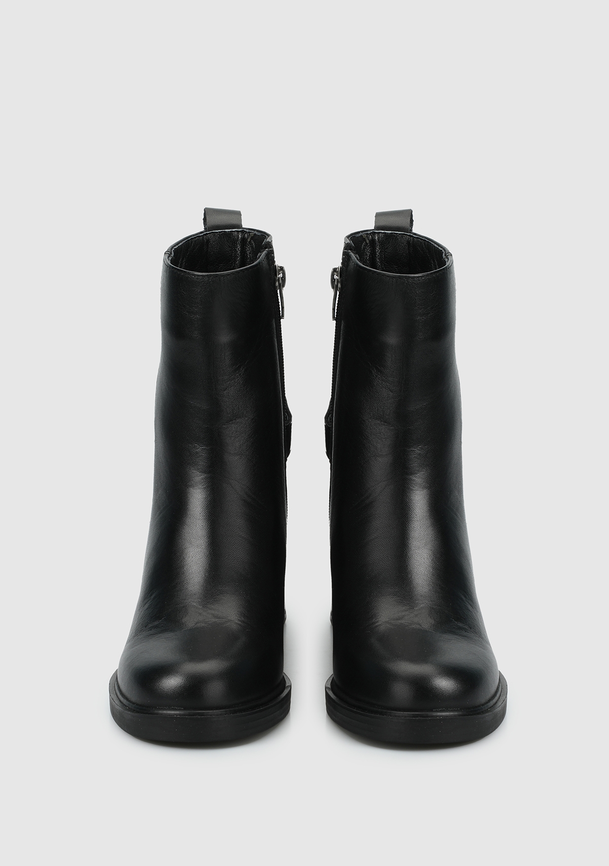 Siyah Deri Kadın Bot - Görsel 4