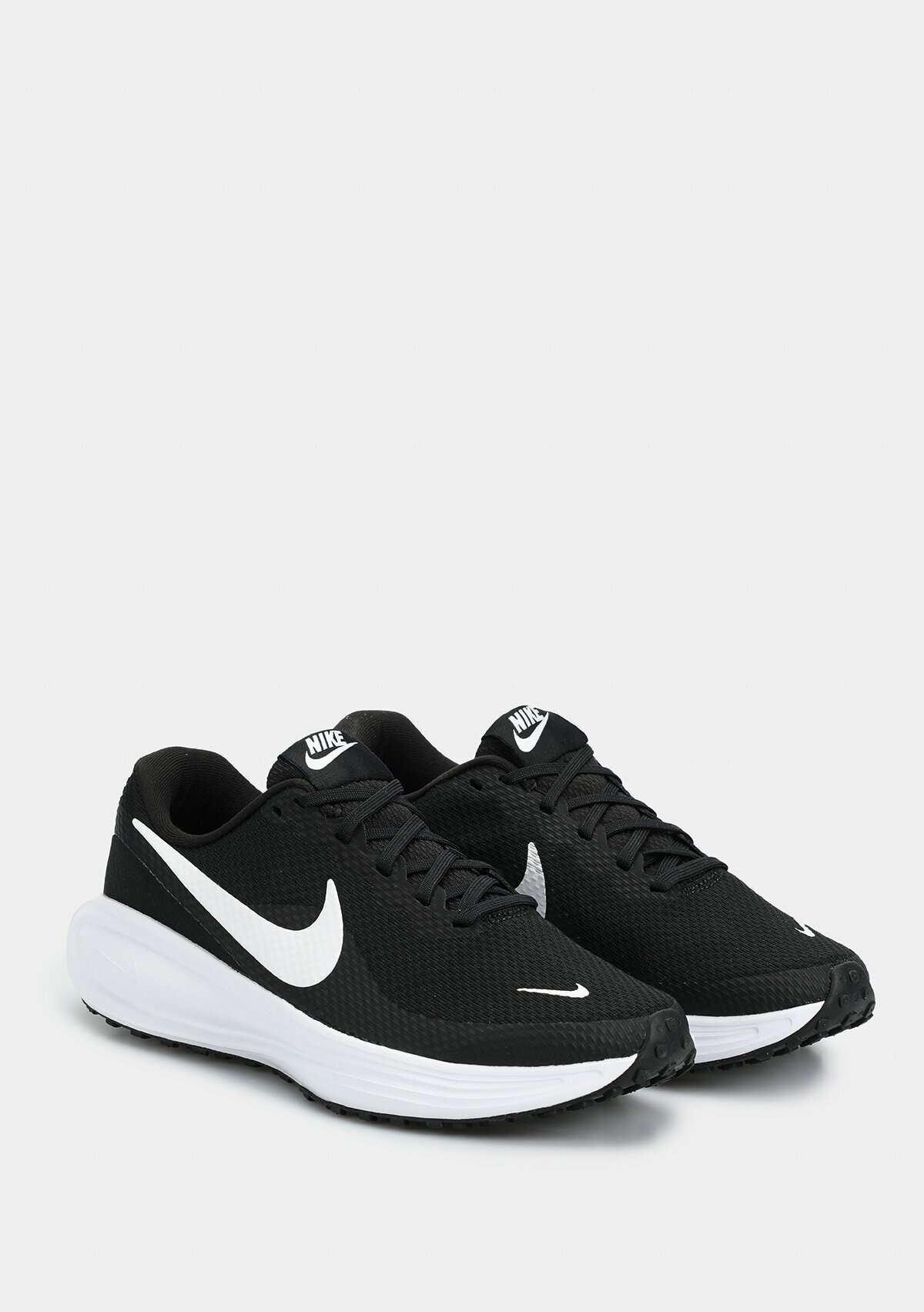 Nike Siyah Nike Revolution 8