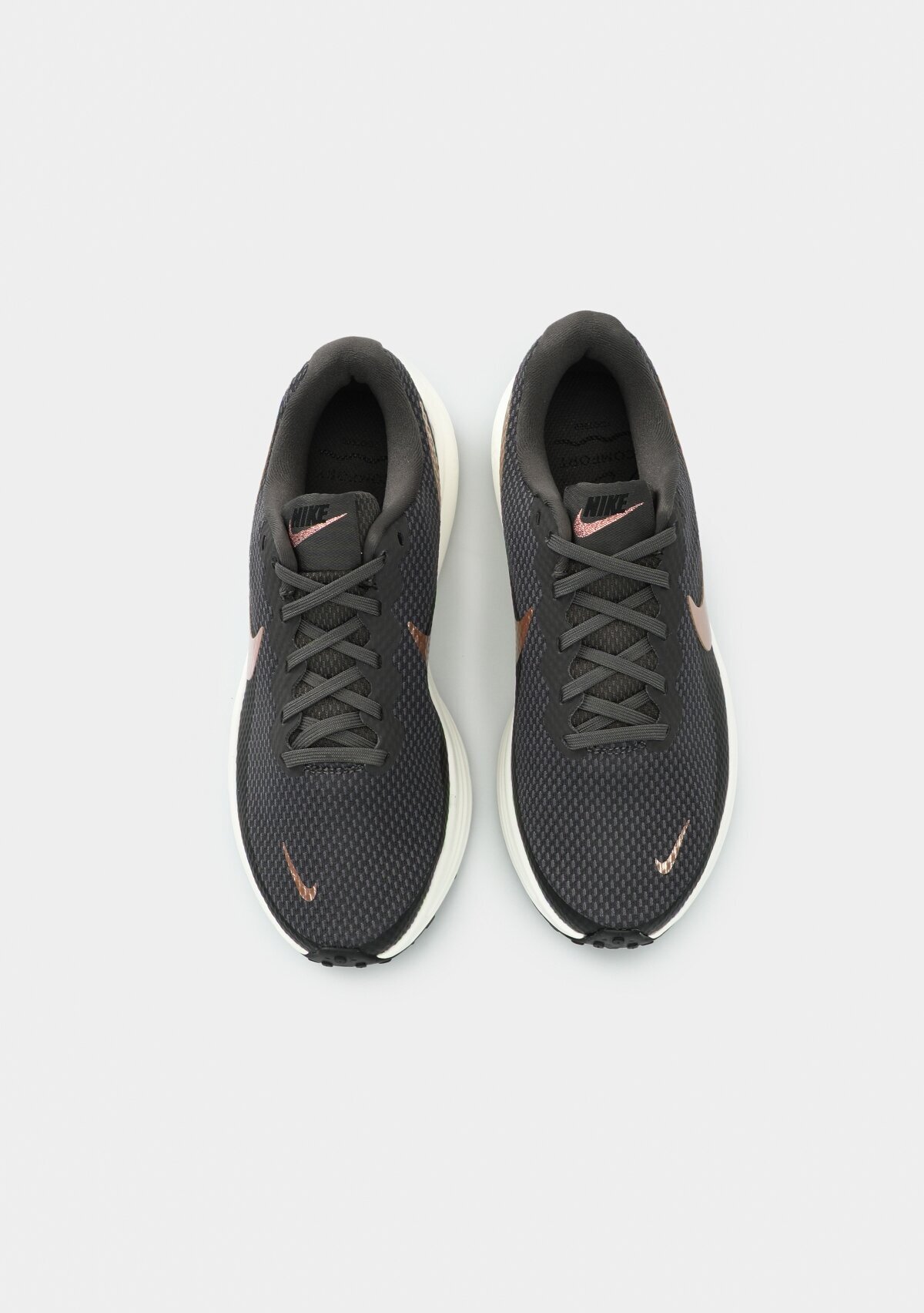 Nike Gri Nike Revolution 8