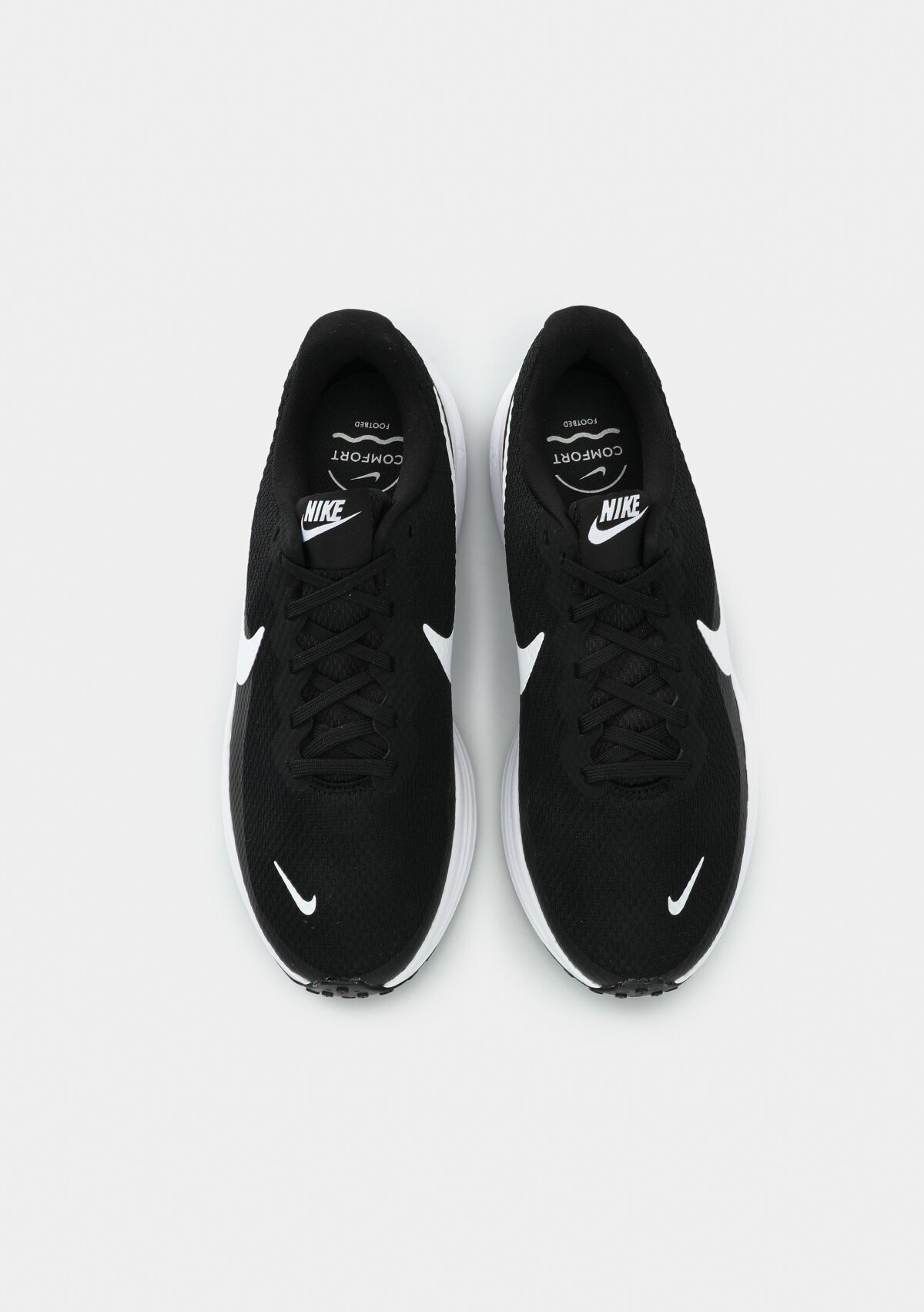 Nike Siyah Nike Revolution 8